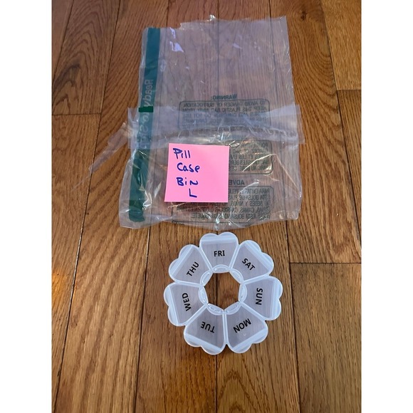 New Large Weekly Pill Organizer, Pill Box 7 Day, KAPENS Daily Vitamin Case Large - Picture 7 of 8